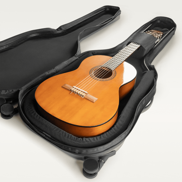 クリップ式ストラップ — ミニマルで室内向けの見た目にしたいときは簡単に外せ、旅行や背負うときには装着可能。
