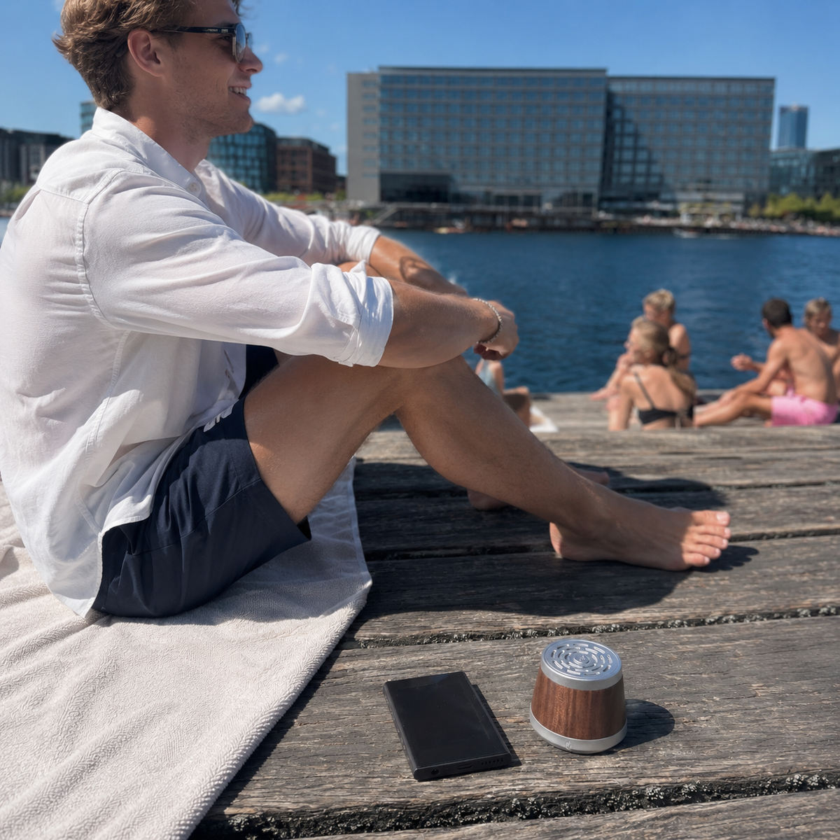 Take your music beyond the home. Compact and portable, it brings clear, relaxing sound to quiet moments by the water.