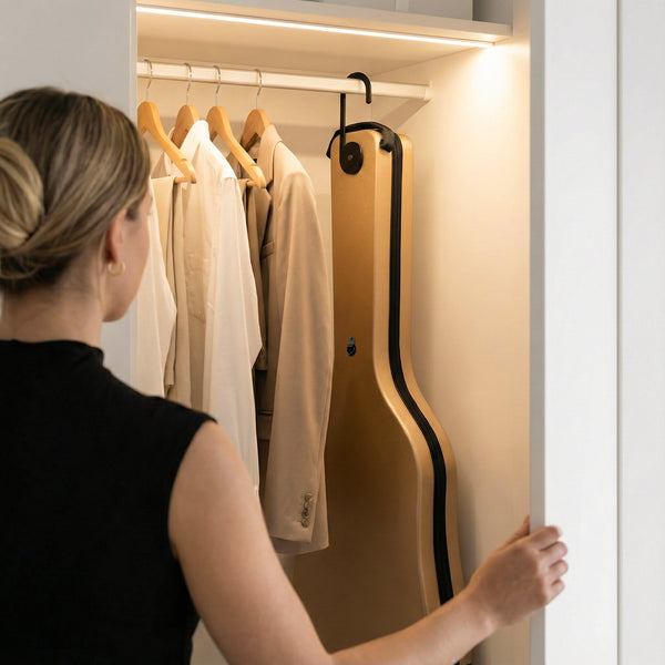 Store vertically with the included hook. Space-saving, elegant, and always ready at arm’s reach.