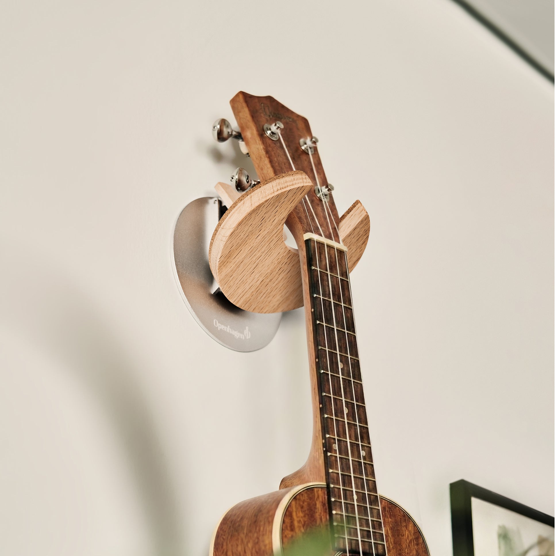Hang your ukulele, mandolin, banjo with openhagen wall mount or